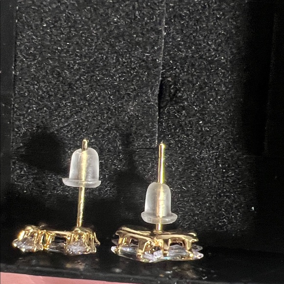 Crystal Marquise Cluster Stud Earrings - White - Picture 3 of 3